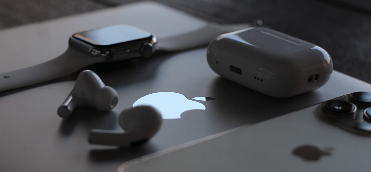 Airpods, iwatch, iphone and macbook 